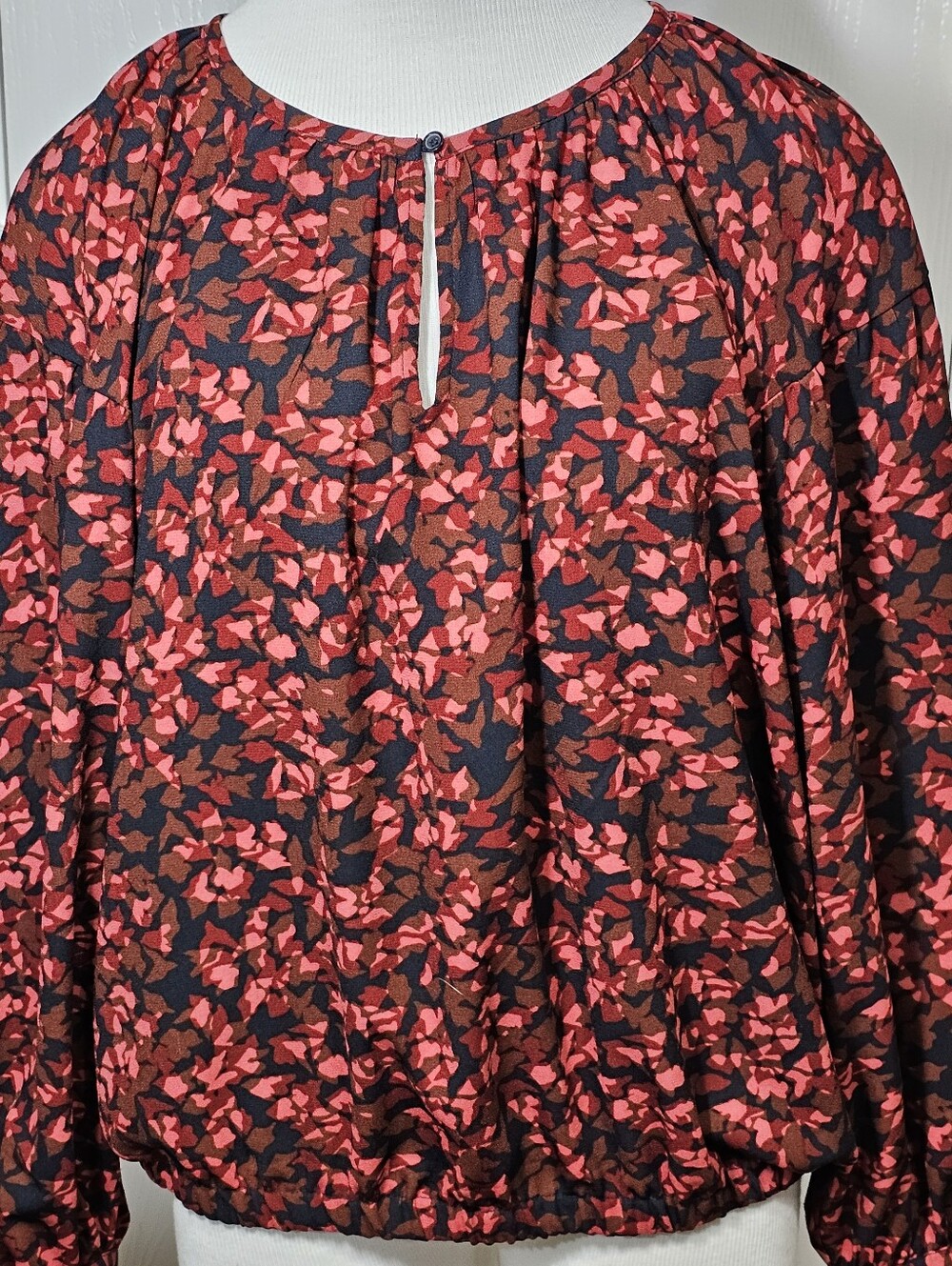 Nine West Floral Keyhole Blouse Size L
